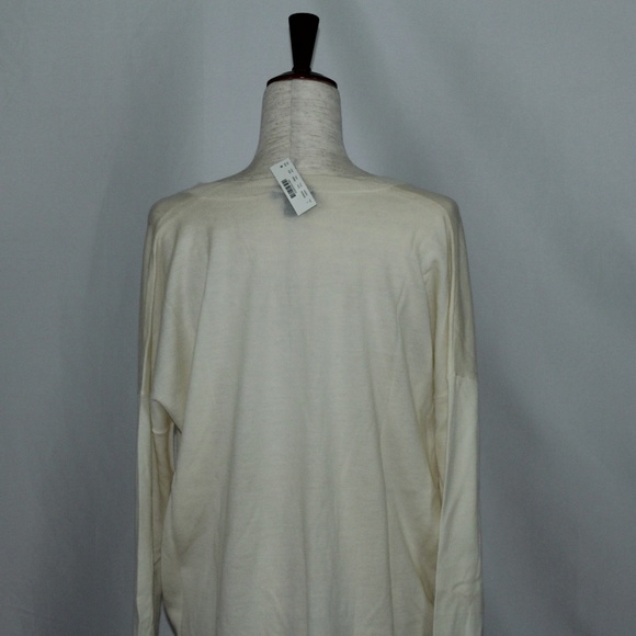 NWT J.Crew Merino V-neck Boyfriend Sweater - Picture 2 of 3